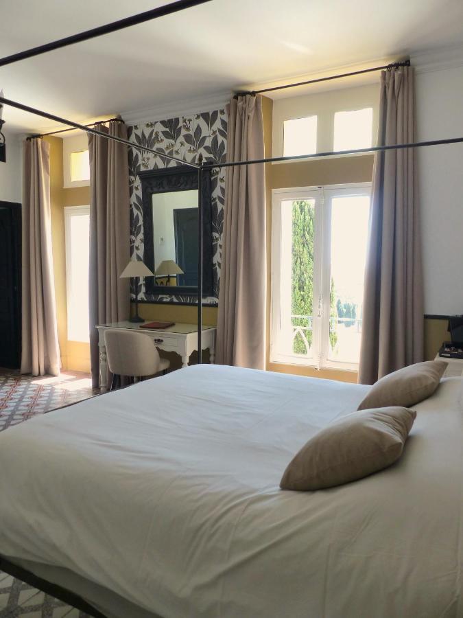 Hostellerie Du Chateau Des Fines Roches Châteauneuf-du-Pape Kültér fotó