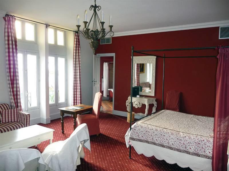 Hostellerie Du Chateau Des Fines Roches Châteauneuf-du-Pape Kültér fotó
